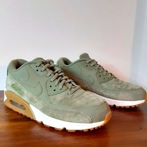 COPY - Nike Womens Air Max in Olive